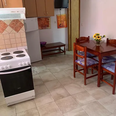 Domenica House Апартаменты Kondaraina
