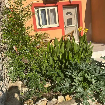 Domenica House * Kondaraina